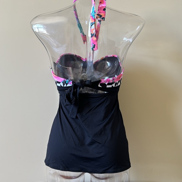 Coco Reef Tankini top with underwire and molded D-cups in 2 sizes available NWT - Picture 2 of 9